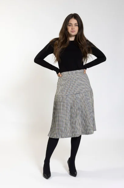 Donna Bella Black & White Plaid Drop Waist Pleated Skirt TW23425-A